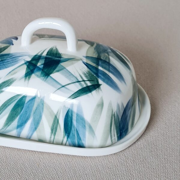 Beurrier en porcelaine. Jungle bleu-vert